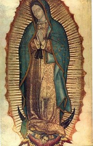 La Virgen de Guadalupe, replica original en la Basílica de Guadalupe en la ciudad de México. el cerro del Tepeyac en M